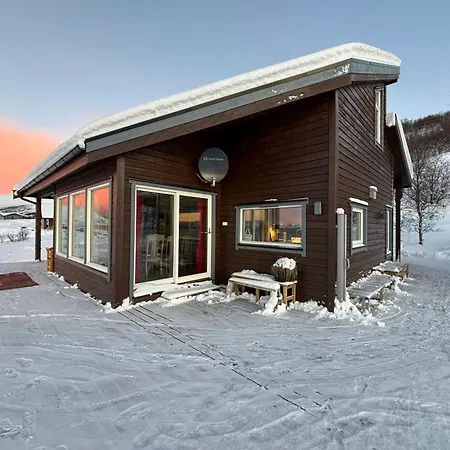 Lovely Amidst Bustling Wildlife * Vannareid